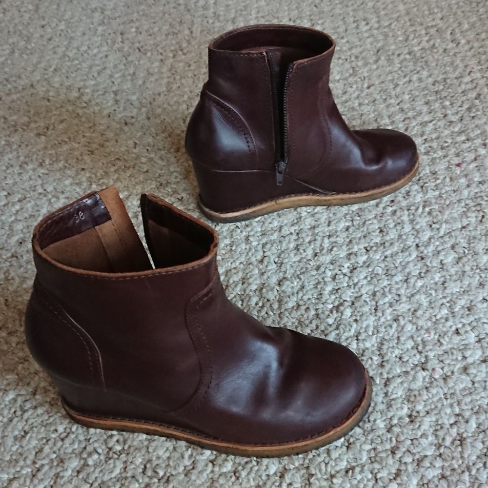 Swedish Hasbeens dark brown leather ankle wedge bootie size 38